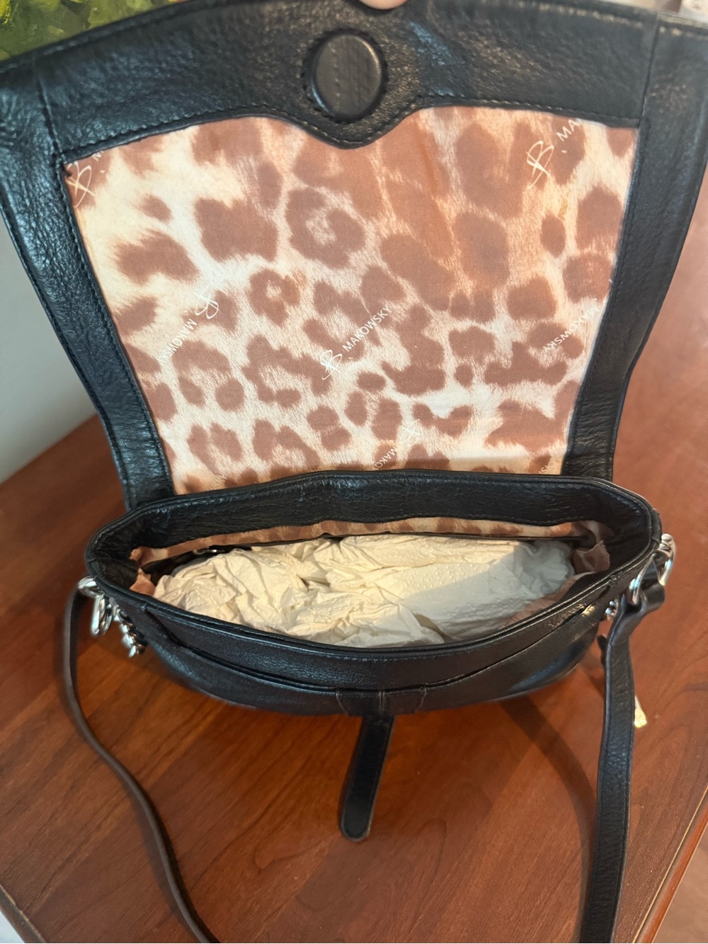 B. Makowsky Buttery Soft Black Leather Crossbody | Y2K | Minimalist | Adjustable - Picture 6 of 9